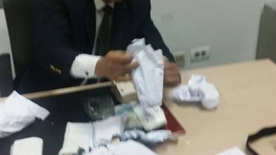 جمارك القاهرة تحبط تهريب كميه من النقد الأجنبى