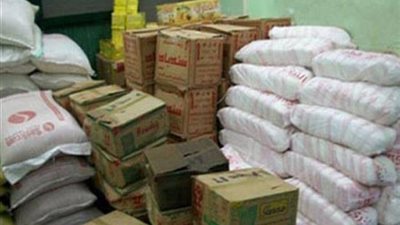 «التموين» تضبط 6 طن سكر و3200 عبوة زيت مدعم قبل بيعها بـ«السوق السوداء»