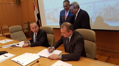 توقيع اتفاقية تعاون لتطوير منطقتي شمال وجنوب الصيادين بمحافظة دمياط