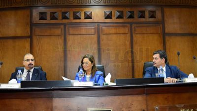 بالصور.. «التخطيط» تكرم صحفي «الميزان الاقتصادي» لاتمامه برنامج المؤشرات الاقتصادية وآليات التخطيط