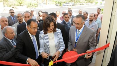 وزيرا «الإسكان» و«الهجرة» يفتتحان مجمع خدمات المصريين بالخارج 