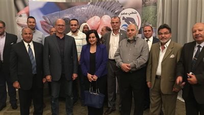 منى محرز تسلم 50 مزارعًا شهادات الجودة في إنتاج الأسماك من المزارع 