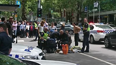 إصابة 7 أشخاص في حادث اصطدام سيارة بالمشاة