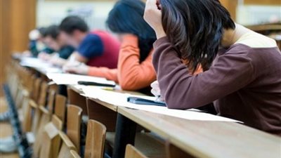 جامعة المنصورة تحيل شخصًا للشرطة بعد انتحاله صفة طالب بكلية التجارة 