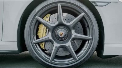  بورش تختبر جنوط الكربون فايبر على مسافة 2 مليون كم