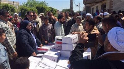 بيع 4 آلاف كرتونة مواد غذائية بأسعار مخفضة بمطاى بالمنيا