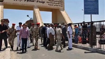 عودة 803 مصريين ووصول 340 شاحنة من ليبيا عبر منفذ السلوم خلال يومين
