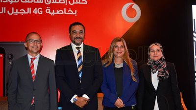 «فلوسك رجعالك»..«فودافون» تطرح هاتف ذكى بخاصية الـ«4G»