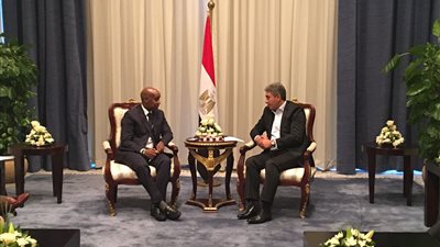 فتحي يلتقى وزير النقل الصومالى لتعزيز صناعة النقل الجوي