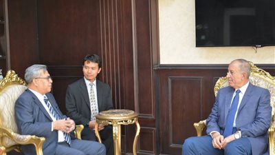 محافظ البحر الأحمر يبحث سبل تنشيط السياحة الإندونيسية