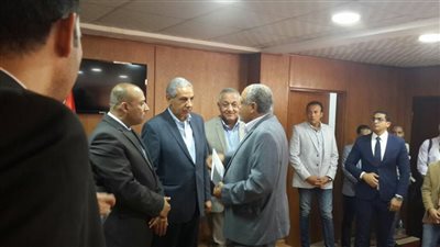 «قابيل» يسلم عقود تخصيص أراضٍ صناعية جديدة بمدينة السادات