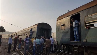 «السكك الحديدية» تنفي انفصال 4 عربات بقطار «المنصورة – القاهرة»