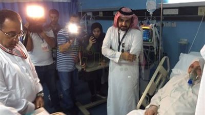 بالصور..«مدبولي» يلتقي الحجاج من أسر شهداء الجيش والشرطة