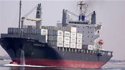 51 سفينة تعبر قناة السويس بحمولة 7.3 مليون طن