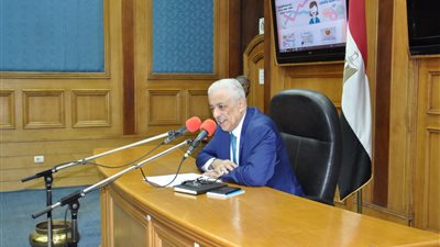 «شوقى» إعداد نظام تعليمى جديد يهدف إلى بناء الشخصية