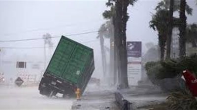 إعصار هارفي يرفع البنزين دولارين