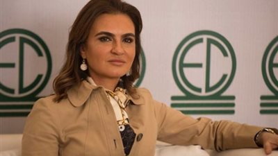 سحر نصر: توقيع اتفاقيتين مع الصين بشأن القطار الكهربائي والقمر الصناعي