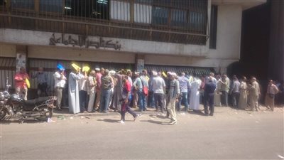 إقبال كبير من أصحاب المعاشات على فروع بنك «ناصر الاجتماعي» 