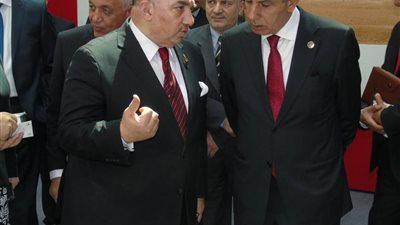 بالصور.. وزير الصناعة في معرض الصين والدول العربية 2017