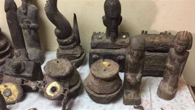 إحباط تهريب 35 قطعة أثرية عمرها 1000 سنة داخل حاوية أمريكية بدمياط