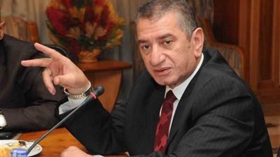 محافظ كفر الشيخ يغلق 125 منشأة طبية مخالفه للاشتراطات الصحية