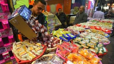 ضبط أكثر من 50 ألف قطعة حلوى فاسدة بالإسكندرية