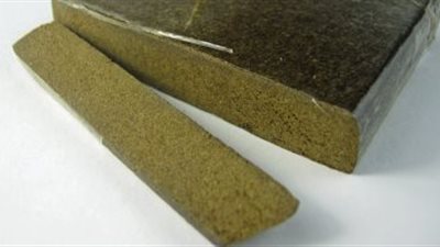 10 قطع حشيش تسقط عاطل فى قبضة ضباط مباحث الهرم