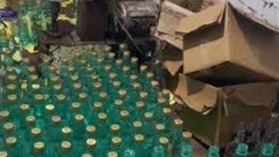 «التموين» تضبط 2.5 مليون زجاجة خمور داخل مصنع بدون ترخيص بالوراق