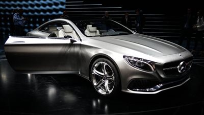 بالصور.. مرسيدس S-CLass كوبيه تبهر الحاضرين بفرانكفورت 