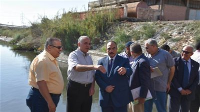 وزير الري ومحافظ الإسكندرية يتفقدان مصرف القلعة