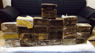 إحباط محاولة تهريب 2667 طربة حشيش بالشيكولاته بمطار القاهرة