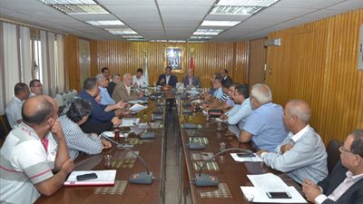 محافظ الغربية يناقش موقف المشروعات المتعثرة مع مندوب «الوزراء»