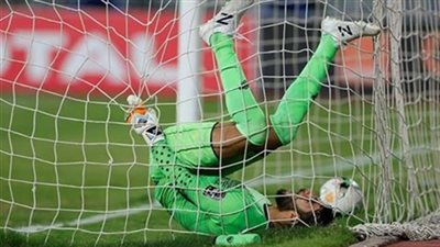 «فيفا»: خطأ إكرامي يصعب مهمة الأهلي في لقاء الإياب أمام الترجي