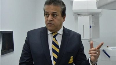 وزير التعلِيم العالي يبدأ جولته في المنيا بافتتاح وحدة قسطرة القلب