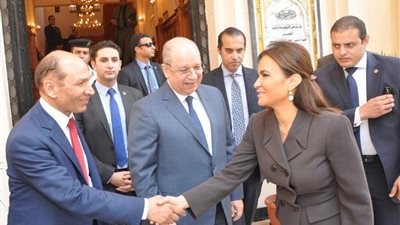 بالصور.. سحر نصر تزور المستشار أحمد أبو العزم بمقر مجلس الدولة