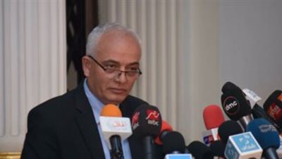 «التعليم» تحقق فى واقعة وضع صورة علم إسرائيل على كتاب دراسات الإعدادية الخارجى