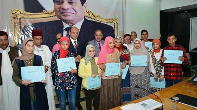 بالصور.. بدء رحلة أوائل الثانوية العامة بمطروح لألمانيا اليوم على نفقة المحافظة 