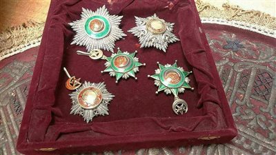 متحف الفن الإسلامي يتسلم 34 قطعة أثرية بعد ضبطها بمطار القاهرة