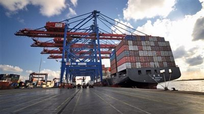 «ميناء دمياط » يستقبل 7 سفن حاويات وبضائع.. و26 سفينة بانتظار إنهاء إجراءات الدخول