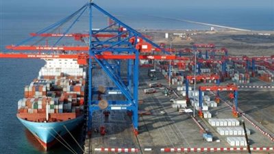 تداول 19 سفينة بموانئ بورسعيد اليوم