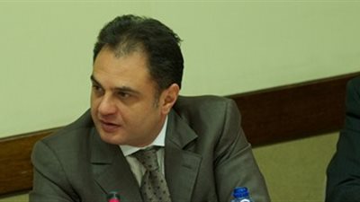 سفير مصر بفرنسا يشيد بالتعاون العسكرى والشراكة الاستراتيجية بين البلدين