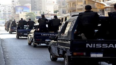 أمن القاهرة يضبط شخصين بحوزتهما سلاح وخرطوش