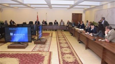 بحث إقامة مشروع للصناعات الكيماوية بـ440 مليون دولار في بني سويف