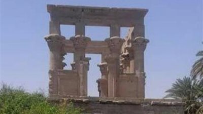 «الآثار» تبدأ نقل العناصر المعمارية من الشلال إلى جزيرة فيلة
