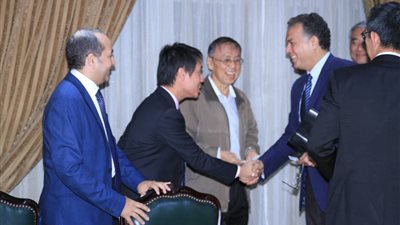 وزير النقل يلتقي وفد هيئة موانئ سنغافورة PSA لبحث سبل التعاون بين الجانبين 