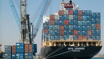 وصول وسفر 2130 راكباً وتداول 7 سفن بموانئ البحر الأحمر