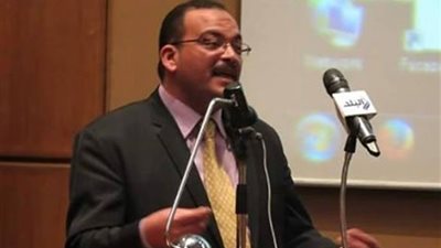 وزير البيئة يبحث مع نقيب العاملين بالنظافة تطورات الشركة القابضة غدًا