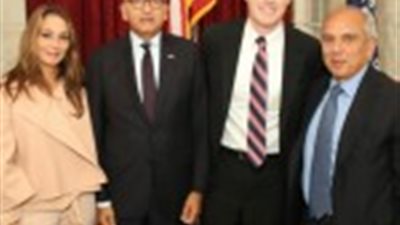 بالصور.. الخارجية: مشروع قانون بالكونجرس لمنح الميدالية الذهبية لاسم الرئيس السادات 