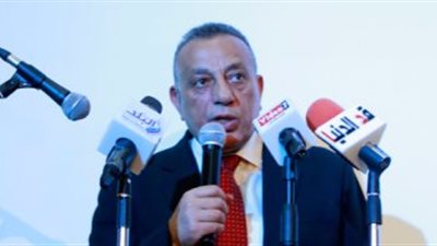 محافظ الجيزة: تقييم دورى لأداء القيادات المحلية وتحفيز المجتهدين