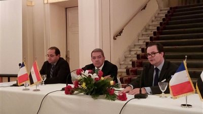 «الجارحي» يستعرض برنامج الإصلاح الاقتصادي مع الشركات الفرنسية